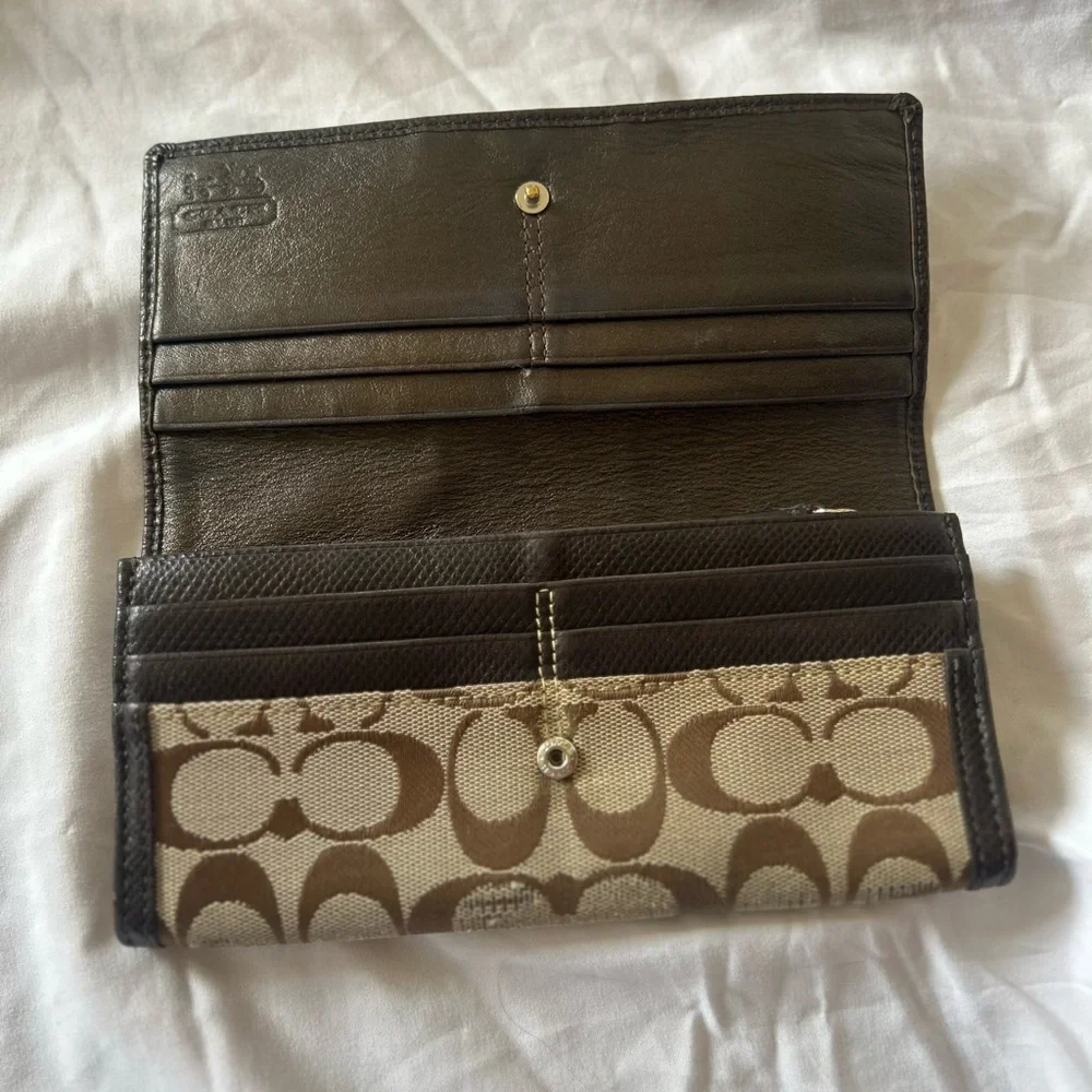 Coach Signature Canvas Wallet - Picture 8 of 12